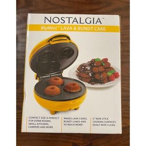 Nostalgia MyMini Mini Lava & Bundt Cake Maker Compact 5” Non-Stick Yellow NEW